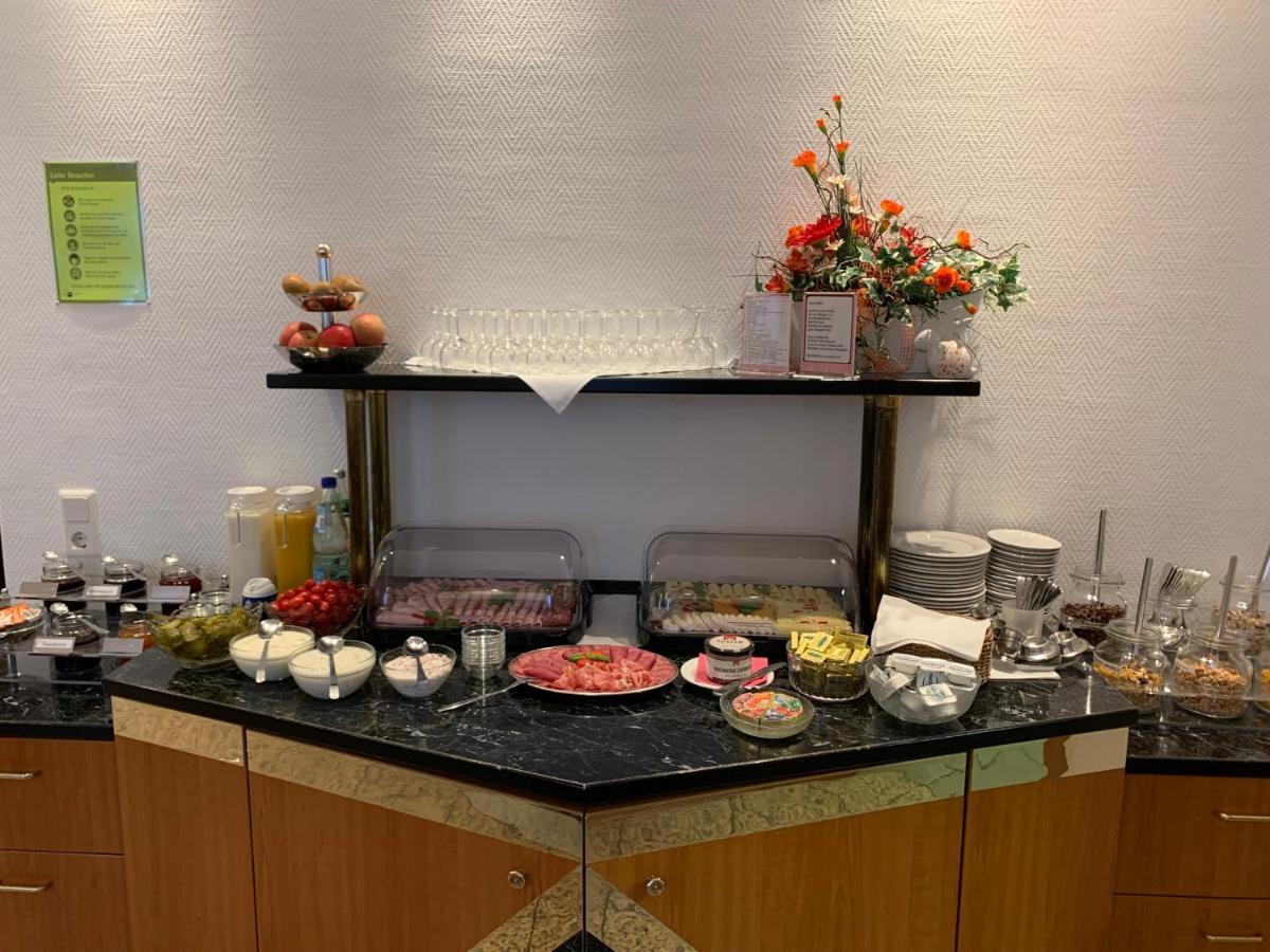Hotel Garni Eschenbach Хильдбургхаузен Экстерьер фото